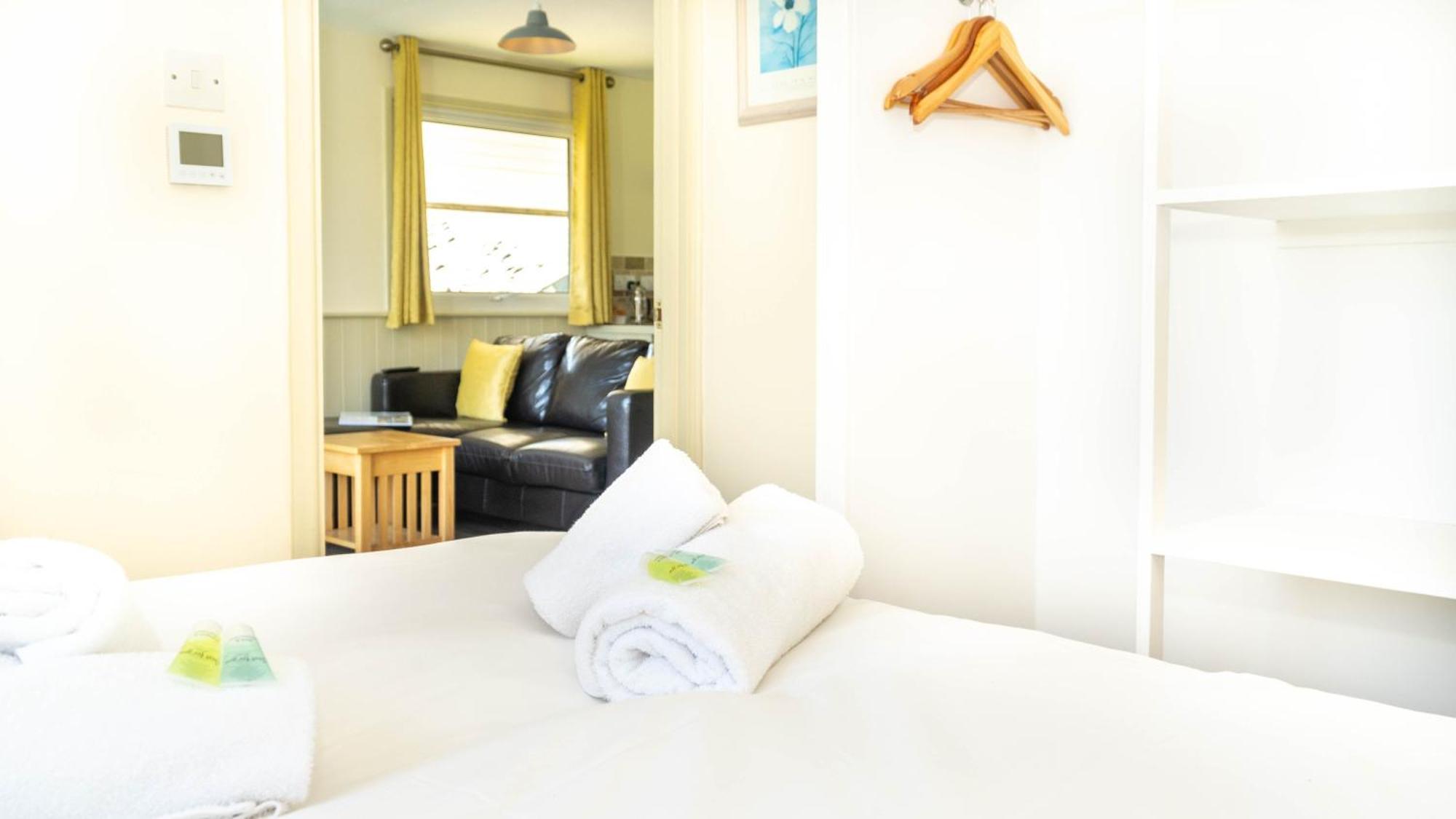 Ta Mill Cottages & Lodges - Meadowview Chalet 1 Лонсестон Экстерьер фото
